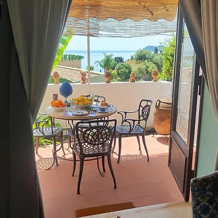 Jasmine House Apartment *