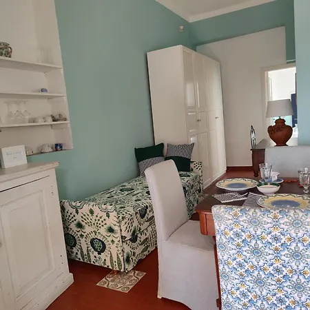 Jasmine House Apartament *